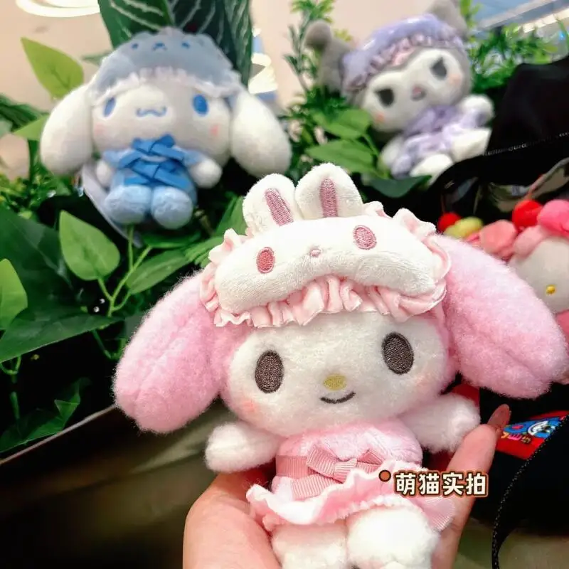 Sanrio Pajama Eye Mask Series Hello Kitty Cinnamoroll Cute Plush Toy Doll Keychain Bag Pendant Bedroom Sofa Decoration Gift
Sanrio Pajama Eye Mask Series Hello Kitty Cinnamoroll Cute Plush Toy Doll Keychain Bag Pendant Bedroom Sofa Decoration Gift