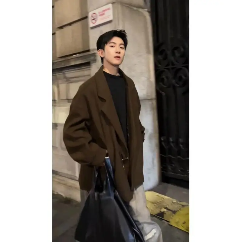 Мужская куртка из шерстяной смеси, черная, для праздников и зимы, уютная, теплая, мягкая, с декоративным узором, для торжеств, стильная, подарок на Рождество и Новый год
Мужская куртка из шерстяной смеси, черная, для праздников и зимы, уютная, теплая, мягкая, с декоративным узором, для торжеств, стильная, подарок на Рождество и Новый год