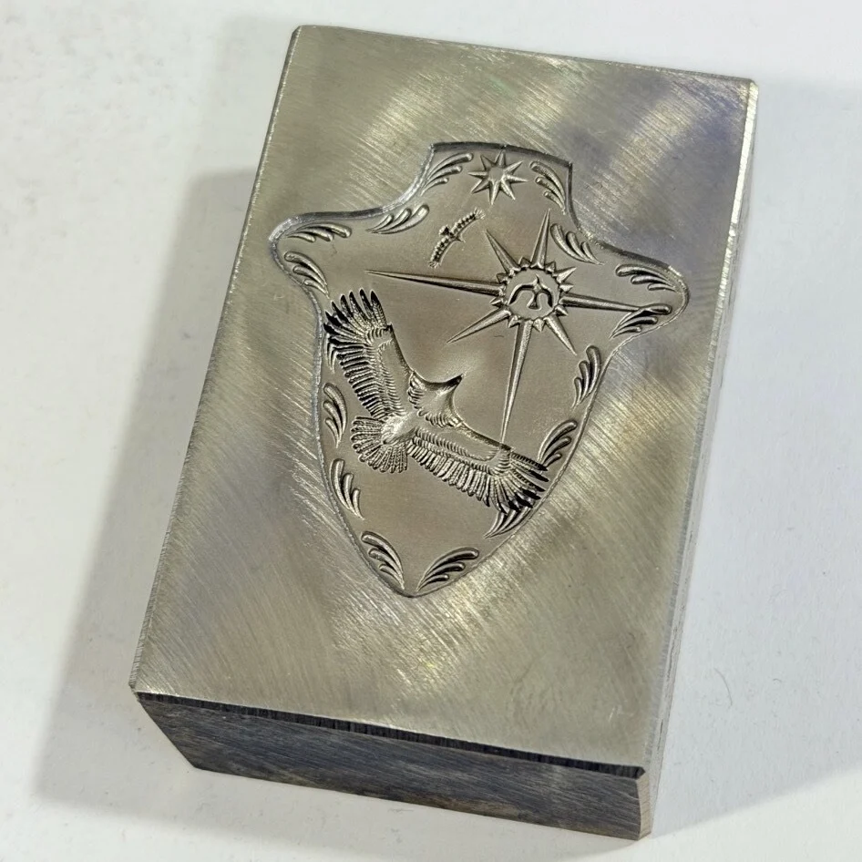 Eagle Shield Pattern 3D Metal Embossing Die Stamping Mold Jewelry Marking Stamps Steel Punching Punch Copper Silver Gold Carving
Eagle Shield Pattern 3D Metal Embossing Die Stamping Mold Jewelry Marking Stamps Steel Punching Punch Copper Silver Gold Carving