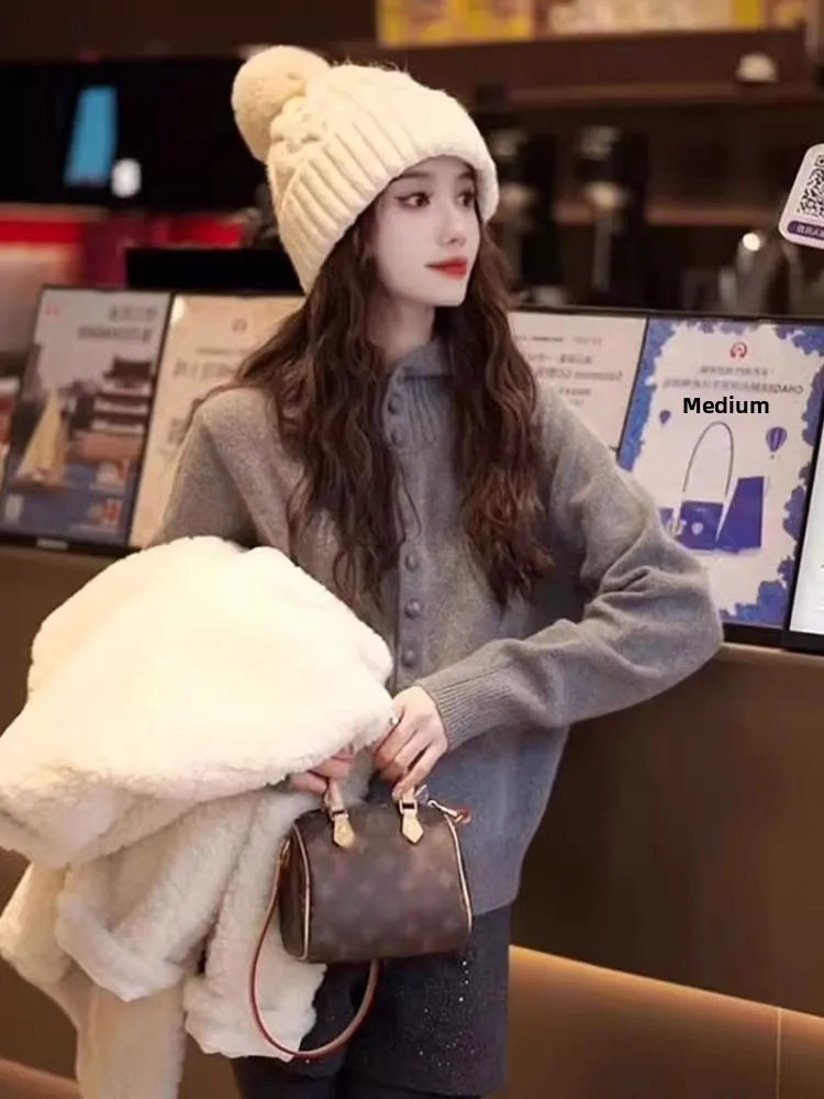 Теплая вязаная шапка-кепка, однотонная, свободного кроя, с одной пуговицей, модный осенне-зимний свитер-жакет, универсальная кофта
Теплая вязаная шапка-кепка, однотонная, свободного кроя, с одной пуговицей, модный осенне-зимний свитер-жакет, универсальная кофта