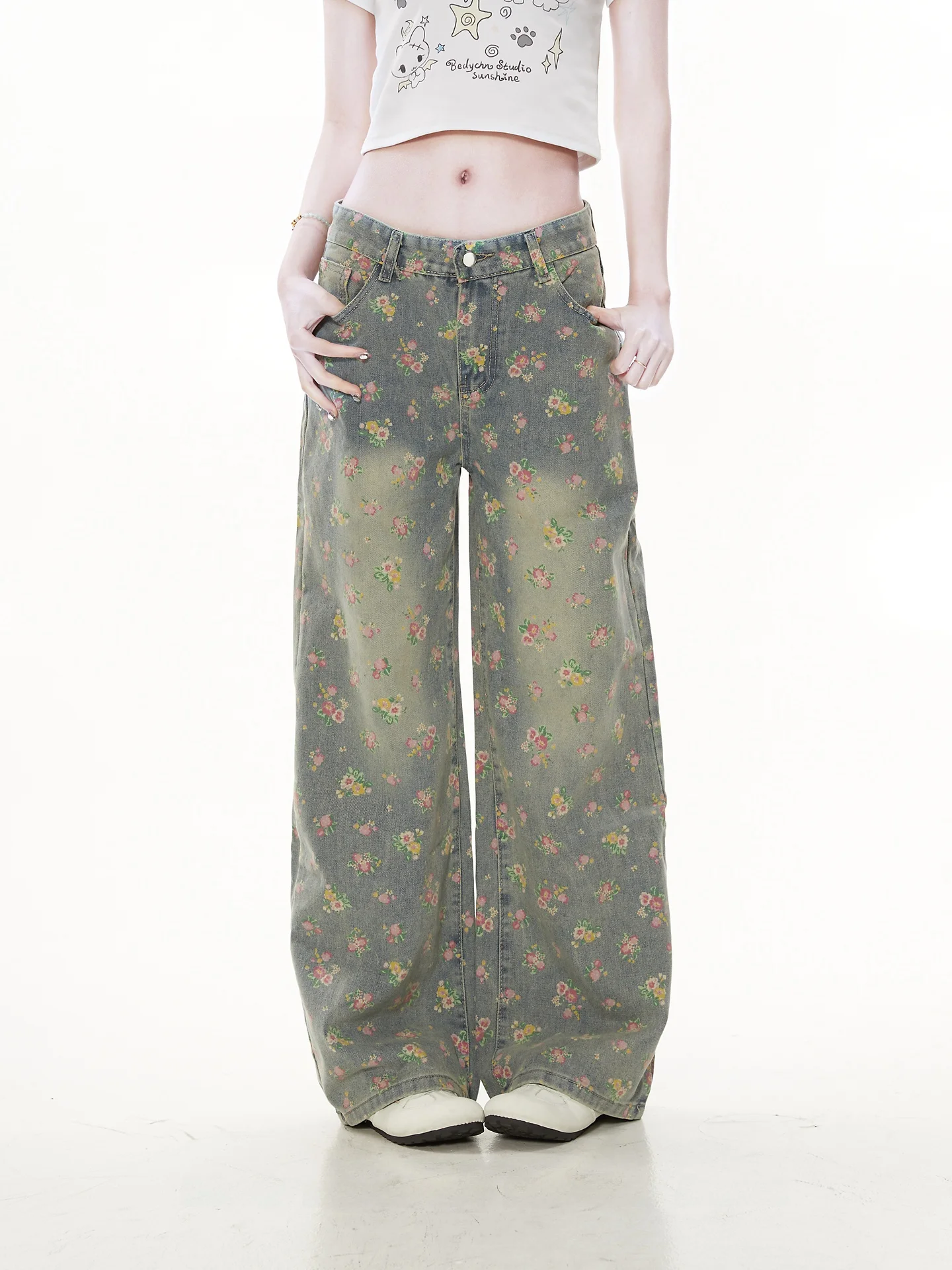 American Retro High Waist Rose Print Straight Leg Jeans Women Loose Fit Casual Cotton Polyester Blend Blue Denim Pants
American Retro High Waist Rose Print Straight Leg Jeans Women Loose Fit Casual Cotton Polyester Blend Blue Denim Pants
