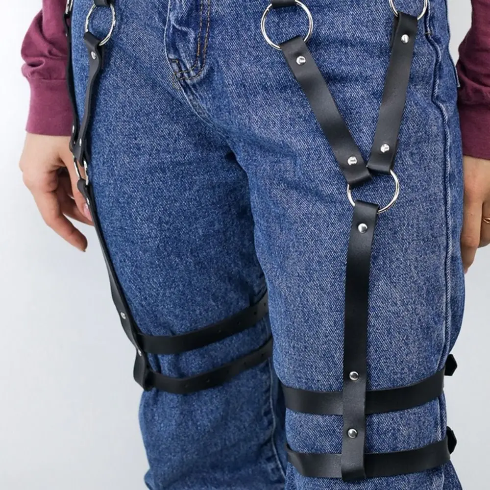 Простой ремень-пояс из искусственной кожи с пряжкой, в стиле панк, с вырезами, для брюк, готический пояс-ремень, украшение для платья
Простой ремень-пояс из искусственной кожи с пряжкой, в стиле панк, с вырезами, для брюк, готический пояс-ремень, украшение для платья