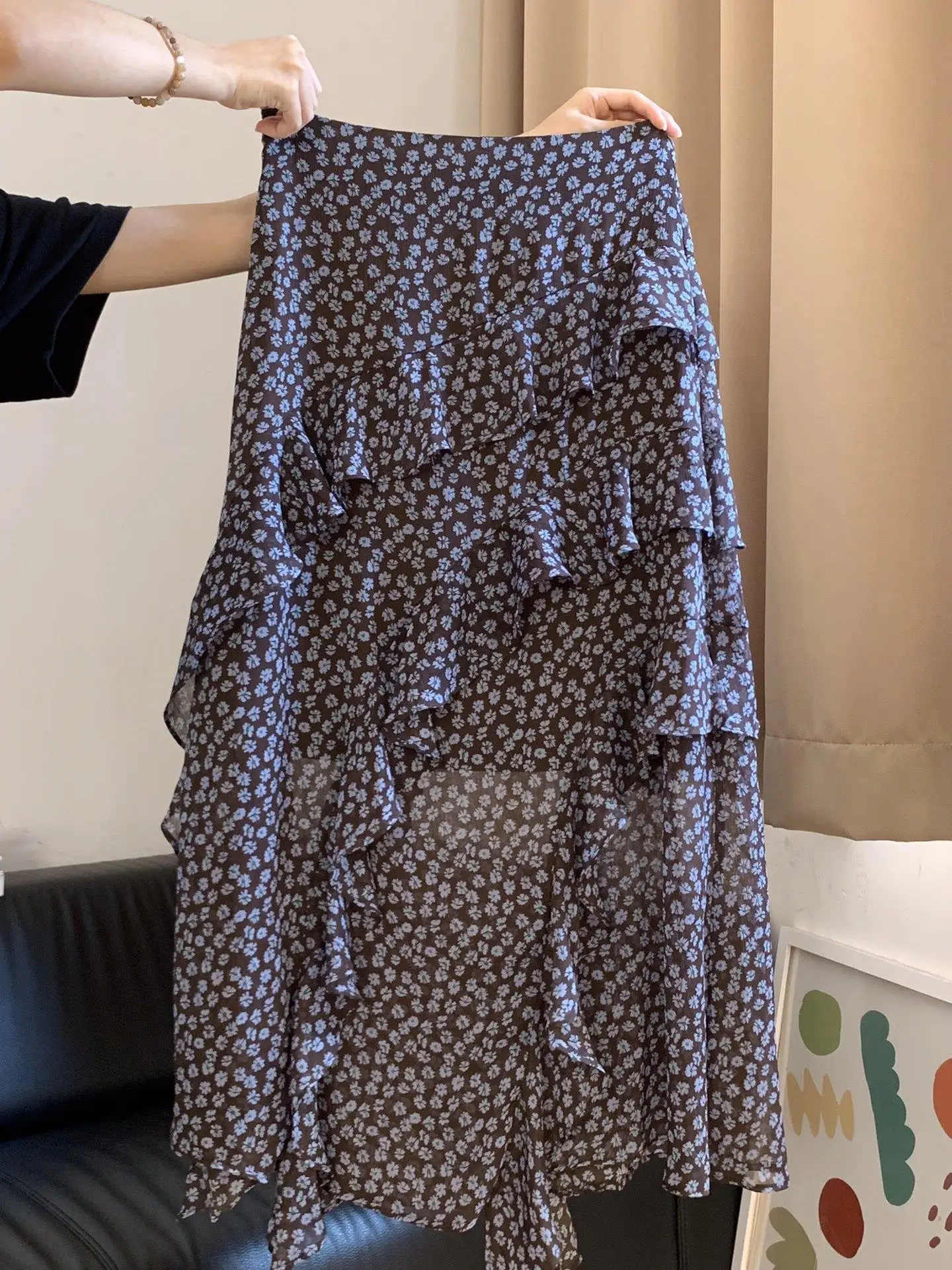 Spring Summer Floral Print Slim Fit Midi Skirt Women's Versatile Half-length Skirt Elegant Casual Mid-waist PVC Material
Spring Summer Floral Print Slim Fit Midi Skirt Women's Versatile Half-length Skirt Elegant Casual Mid-waist PVC Material