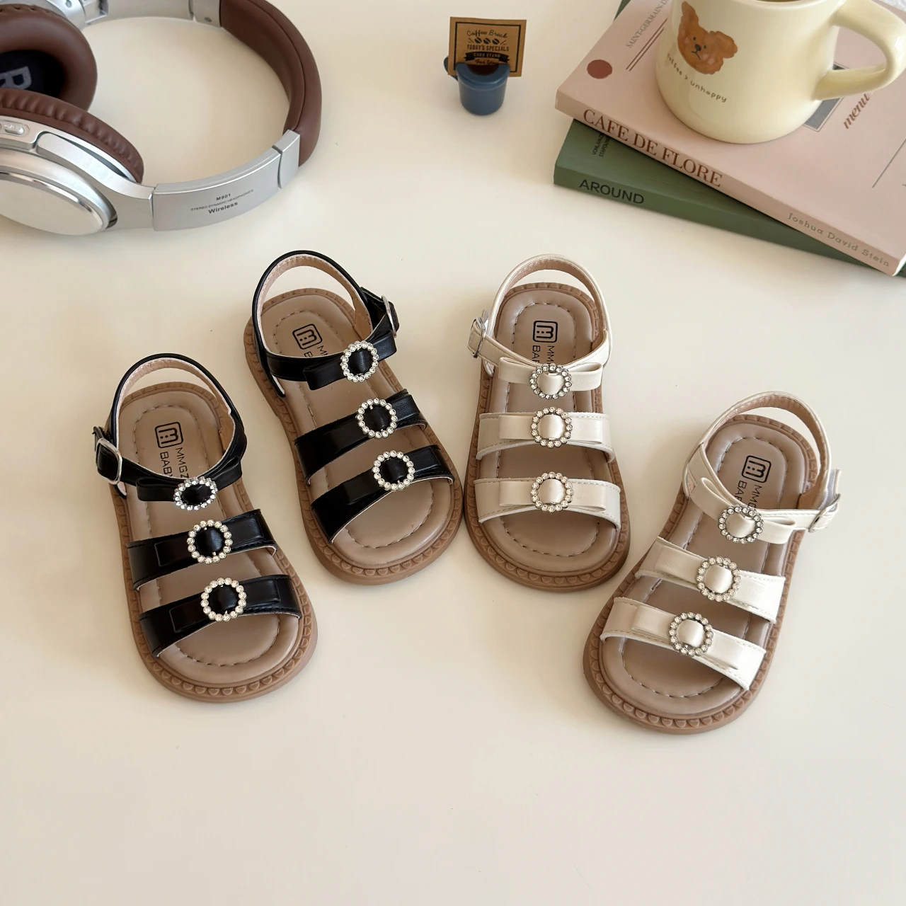 Summer Girl's Sandals Diamond Narrow Band Open Toe Kids Sliders Morden Beautiful Flexiable Solid Color Children Shoes 21-35
Summer Girl's Sandals Diamond Narrow Band Open Toe Kids Sliders Morden Beautiful Flexiable Solid Color Children Shoes 21-35