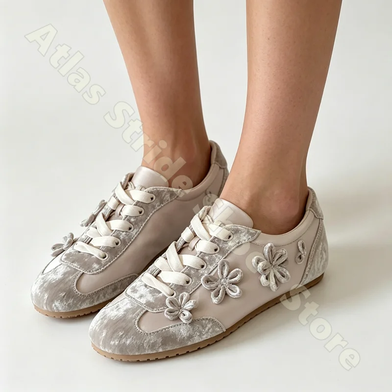 Velvet Flower Applique Sneakers Lace Up Non Slip Comfortable Everyday Walking Sports Shoes Round Toe Indoor Training Shoes
Velvet Flower Applique Sneakers Lace Up Non Slip Comfortable Everyday Walking Sports Shoes Round Toe Indoor Training Shoes