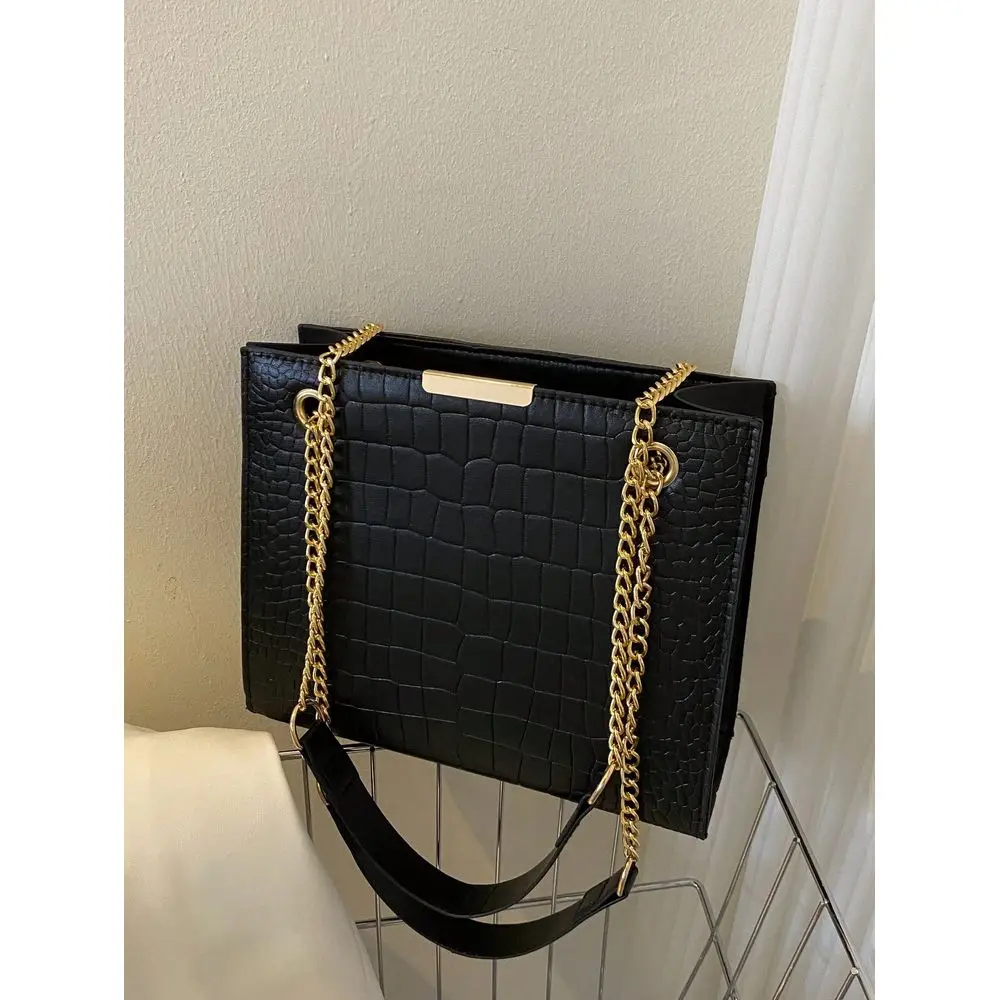 Skin Pattern European And American New Embossed Plaid Letter Fashionable Shoulder Bag, Large Capacity Vintage Casual Chain Cros
Skin Pattern European And American New Embossed Plaid Letter Fashionable Shoulder Bag, Large Capacity Vintage Casual Chain Cros