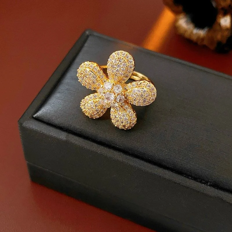 Fashionable Open Ring with Zirconia Elegant Versatile Luxury Feeling Suitable for Index Finger Retro Flower Design Jewelry
Fashionable Open Ring with Zirconia Elegant Versatile Luxury Feeling Suitable for Index Finger Retro Flower Design Jewelry