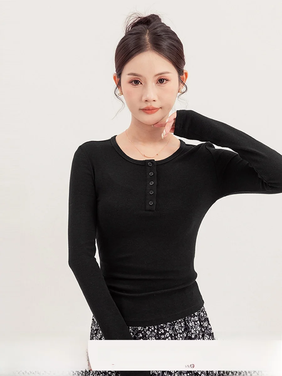 Black round Neck Knitted Sweater Women's Slim Fit Base Layer Shirt Spring 2024 New Style Korean Commute Style Long Sleeve
Black round Neck Knitted Sweater Women's Slim Fit Base Layer Shirt Spring 2024 New Style Korean Commute Style Long Sleeve