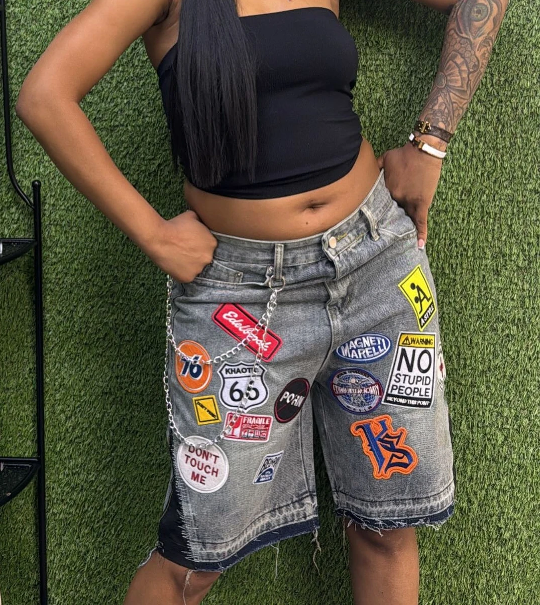 Джинсовые шорты Harajuku в стиле хип-хоп с героями мультфильмов, женские мешковатые шорты с вышивкой в стиле пэчворк, американские джинсы Y2k 2000-х годов, спортивные шорты с низкой талией
Джинсовые шорты Harajuku в стиле хип-хоп с героями мультфильмов, женские мешковатые шорты с вышивкой в стиле пэчворк, американские джинсы Y2k 2000-х годов, спортивные шорты с низкой талией