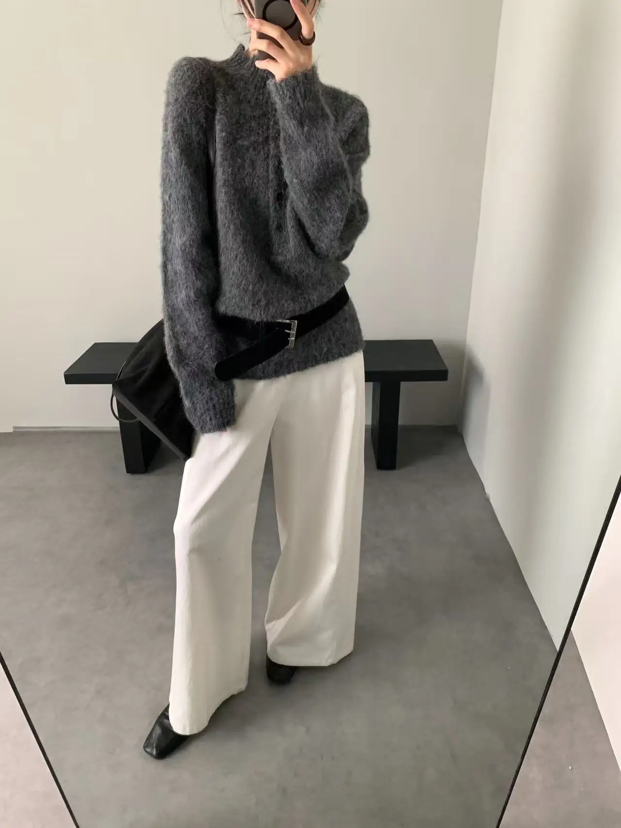 Мягкий вязаный свитер с высоким воротником, осенняя новая верхняя одежда, толстовка с капюшоном, теплый повседневный свободный женский топ
Мягкий вязаный свитер с высоким воротником, осенняя новая верхняя одежда, толстовка с капюшоном, теплый повседневный свободный женский топ