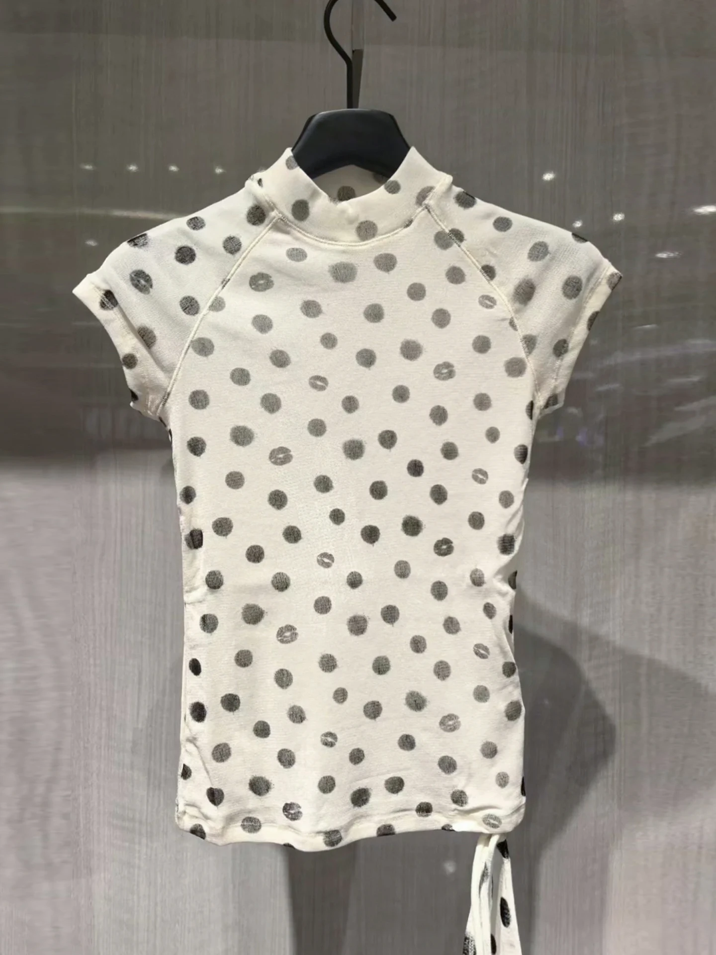 Sweet Fitted Polka Dot Velvet T-Shirt Spring Summer New Arrival Women's Premium Fashion Top Short Sleeve Half High Neck
Sweet Fitted Polka Dot Velvet T-Shirt Spring Summer New Arrival Women's Premium Fashion Top Short Sleeve Half High Neck