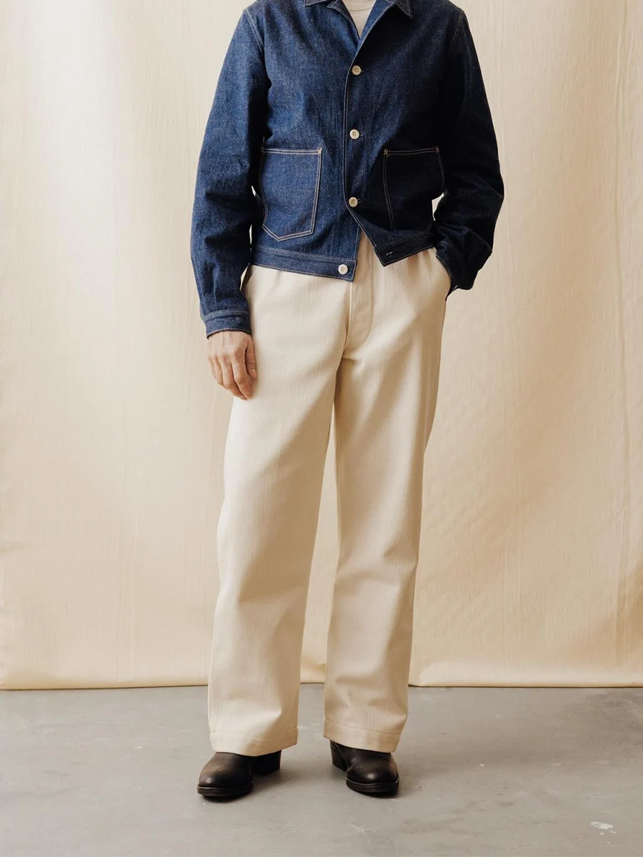 Cotton shell seed pure cotton men's beige loose retro wide leg pants without pleats European and American old money style
Cotton shell seed pure cotton men's beige loose retro wide leg pants without pleats European and American old money style