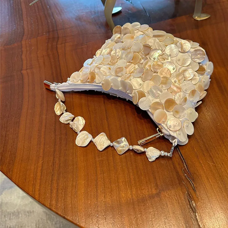 Shell Wooden Circular Handle Handbag Women Beach Travel Tote Bag Luxury Sequin Internal Chain Crossbody Shoulder Bag
Shell Wooden Circular Handle Handbag Women Beach Travel Tote Bag Luxury Sequin Internal Chain Crossbody Shoulder Bag