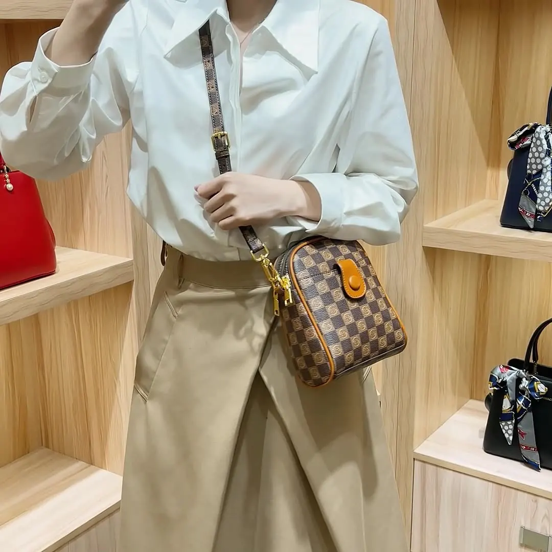 2023 Fashion Small Crossbody Bags Women Mini Matte Leather Shoulder Messenger Bag Clutch Bolsas Ladies Phone Purse Hand Bag
2023 Fashion Small Crossbody Bags Women Mini Matte Leather Shoulder Messenger Bag Clutch Bolsas Ladies Phone Purse Hand Bag