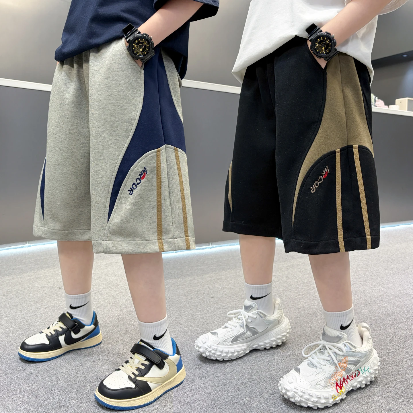 Summer New Boys Teen Children's Five-Point Pants Shorts Loose Comfortable Sweat Absorbent Sports Casual Thin Cotton Blend Shorts
Summer New Boys Teen Children's Five-Point Pants Shorts Loose Comfortable Sweat Absorbent Sports Casual Thin Cotton Blend Shorts