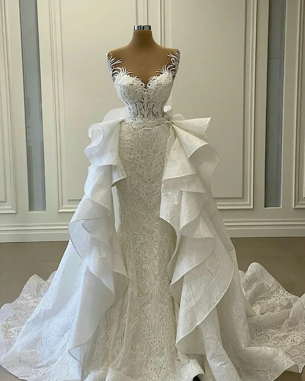 Customize White Mermaid Wedding Dresses Detachable Train Ruffles Lace Appliqued Bridal Gowns Plus Size Vestidos De Novia
Customize White Mermaid Wedding Dresses Detachable Train Ruffles Lace Appliqued Bridal Gowns Plus Size Vestidos De Novia
