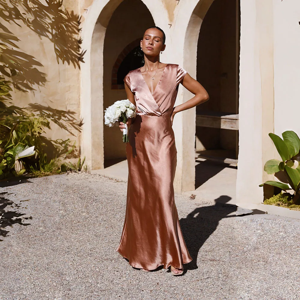 Elegant Formal Wedding Party Evening Gown Satin V-Neck Cap Sleeve Maxi Bridesmaid Dress for Womens Floor Length Prom Cocktail
Elegant Formal Wedding Party Evening Gown Satin V-Neck Cap Sleeve Maxi Bridesmaid Dress for Womens Floor Length Prom Cocktail