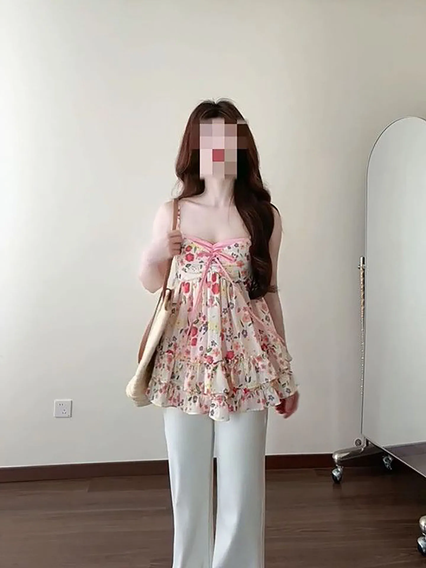 Floral Print Halter Neck Sleeveless Short Skirt Women's Student Unique Slimming Versatile Top Short Skirt Summer High Waist A...
Floral Print Halter Neck Sleeveless Short Skirt Women's Student Unique Slimming Versatile Top Short Skirt Summer High Waist A...