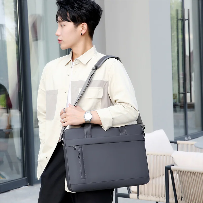 Nylon lightweight laptop bag, convenient 14-inch business laptop briefcase, water-resistant crossbody single-shoulder bag
Nylon lightweight laptop bag, convenient 14-inch business laptop briefcase, water-resistant crossbody single-shoulder bag