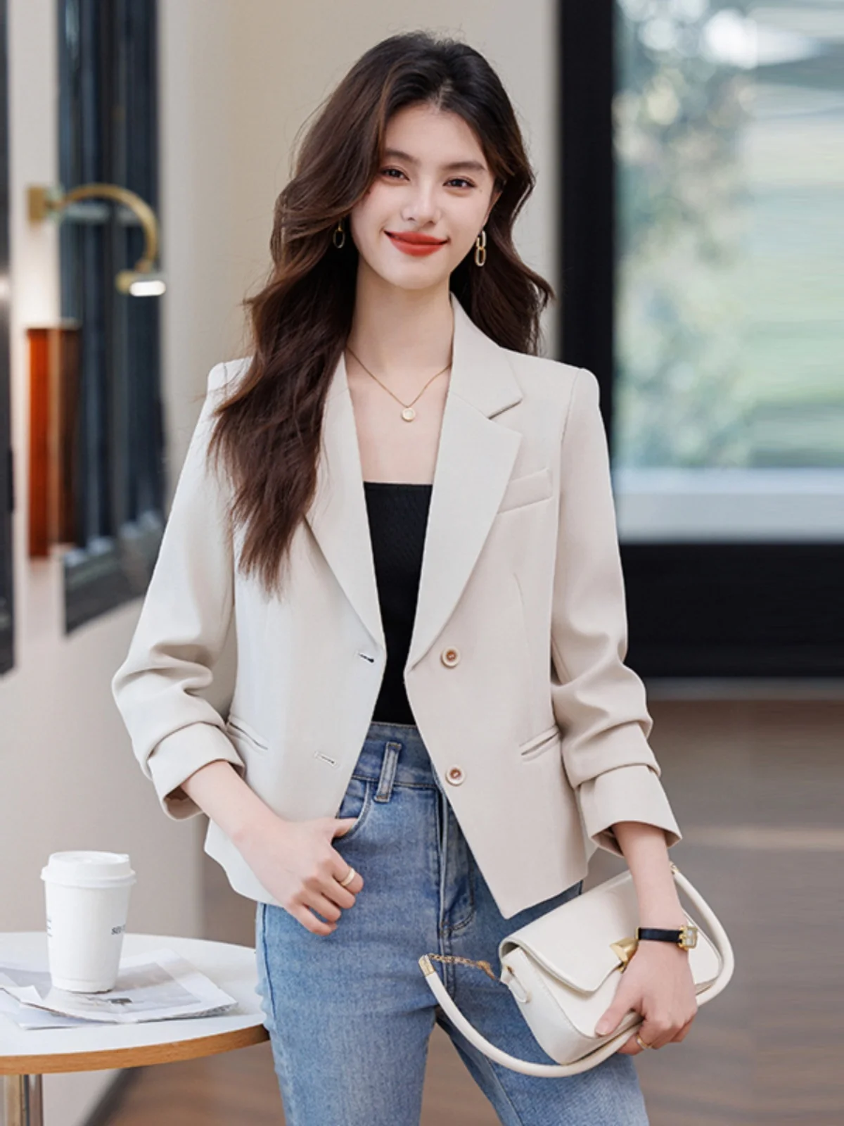 Elegant Short Khaki Suit Jacket Women's Casual Style Spring Autumn 2025 New High-End Feeling Street Style Small Size
Elegant Short Khaki Suit Jacket Women's Casual Style Spring Autumn 2025 New High-End Feeling Street Style Small Size
