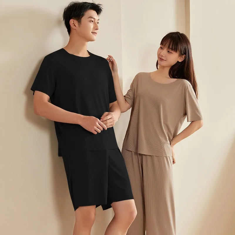 Super Thin Pajamas Suit Women Men Summer Ice Silk Cool Short-sleeved O-Neck Sleepwear Male Female Classic Simple Loungewear Suit
Super Thin Pajamas Suit Women Men Summer Ice Silk Cool Short-sleeved O-Neck Sleepwear Male Female Classic Simple Loungewear Suit