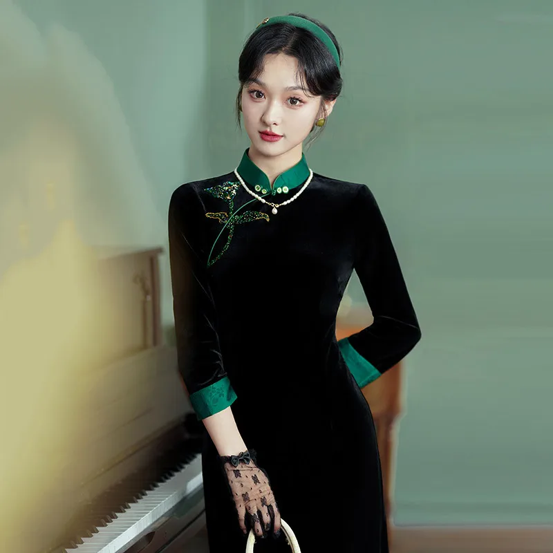 Autumn Winter Black Velvet Old Shanghai Chinese Style Long Style Improved Cheongsam Young Women's Retro Long Sleeve Qipao
Autumn Winter Black Velvet Old Shanghai Chinese Style Long Style Improved Cheongsam Young Women's Retro Long Sleeve Qipao
