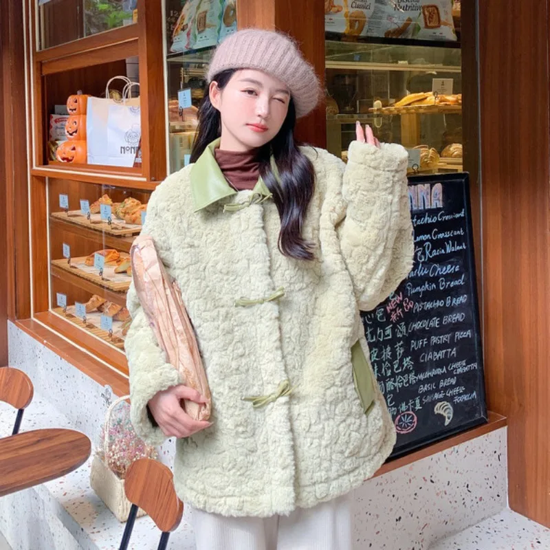 Women Gentle and Stylish Lamb Wool Coat Winter Female Design Sense Faux Fur Jacket Winter Thickened Warm Casual Furry Outwear
Women Gentle and Stylish Lamb Wool Coat Winter Female Design Sense Faux Fur Jacket Winter Thickened Warm Casual Furry Outwear
