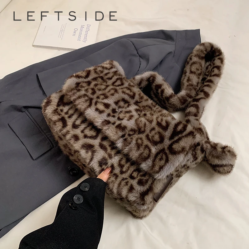 LEFTSIDE Soft Faux Fur Small Leopard Shoulder Bags for Women 2025 Winter New Trend Korean Fashion Handbags Trend Crossbody Bag
LEFTSIDE Soft Faux Fur Small Leopard Shoulder Bags for Women 2025 Winter New Trend Korean Fashion Handbags Trend Crossbody Bag