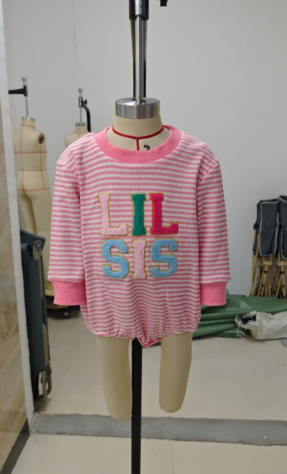 Baby Autumn Clothes Girls Romper Long Sleeve Crew Neck Embroidery Letters Stripes Bodysuit Casual Clothing
Baby Autumn Clothes Girls Romper Long Sleeve Crew Neck Embroidery Letters Stripes Bodysuit Casual Clothing