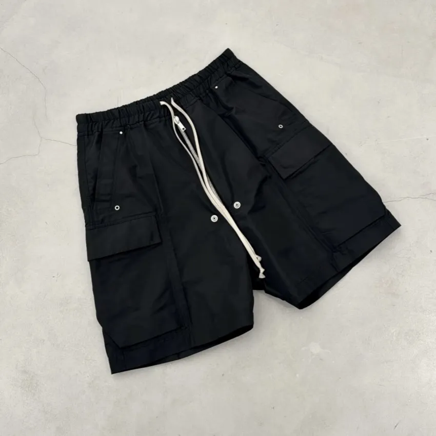 Summer New RO Style Multi-pocket Workwear Drawstring Black Shorts Men Women Street Drawstring High Quality Shorts
Summer New RO Style Multi-pocket Workwear Drawstring Black Shorts Men Women Street Drawstring High Quality Shorts