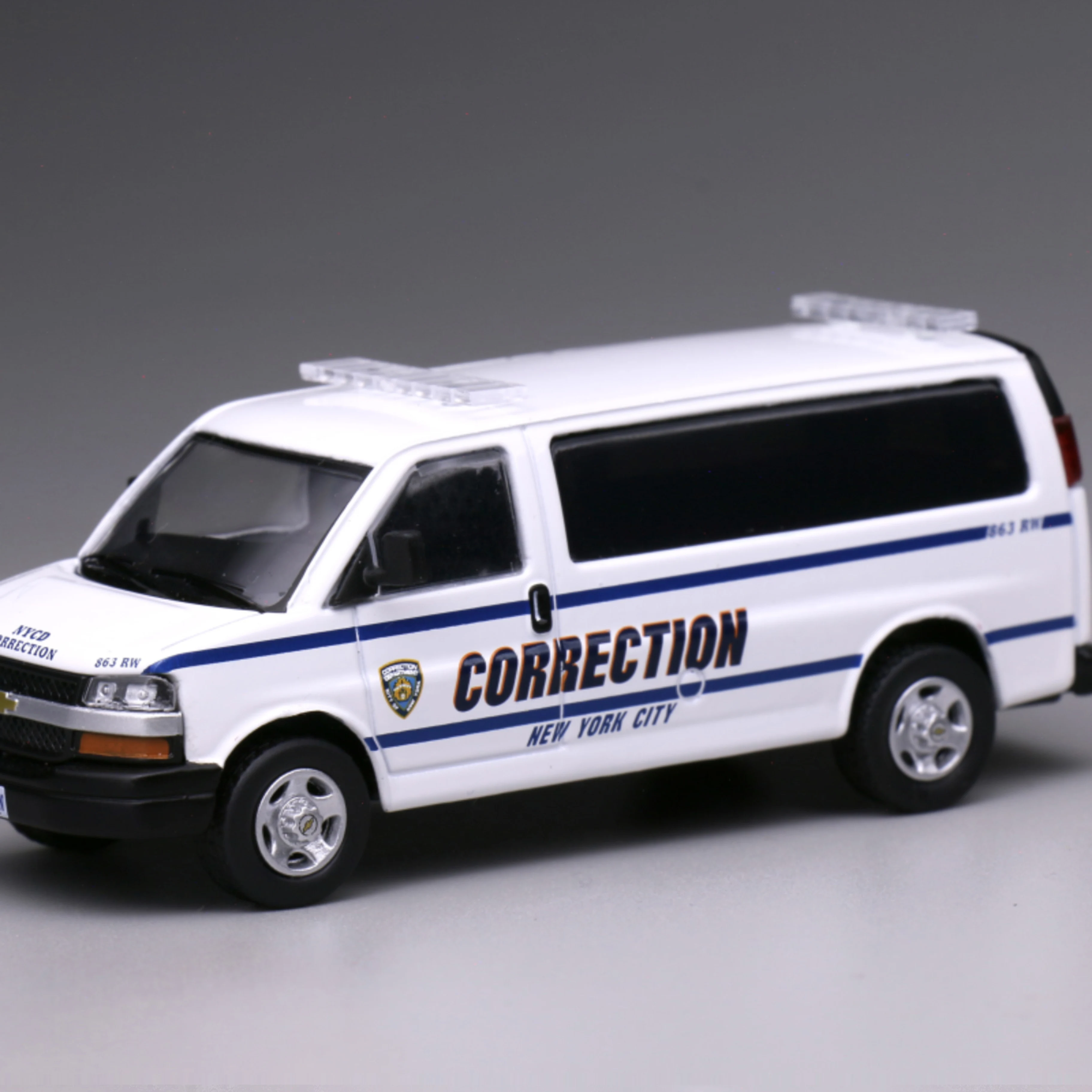 Модель 596 1:64 Express New York City Department of Punishments, литая под давлением модель автомобиля из сплава, детские игрушки и подарки
Модель 596 1:64 Express New York City Department of Punishments, литая под давлением модель автомобиля из сплава, детские игрушки и подарки