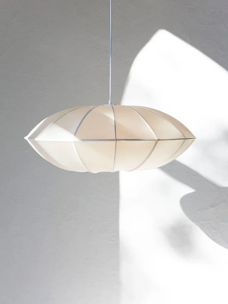 Japanese Wabi Sabi LED Pendant Light Silk Material For Restaurant Living Room Bedroom Home Decoration
Japanese Wabi Sabi LED Pendant Light Silk Material For Restaurant Living Room Bedroom Home Decoration