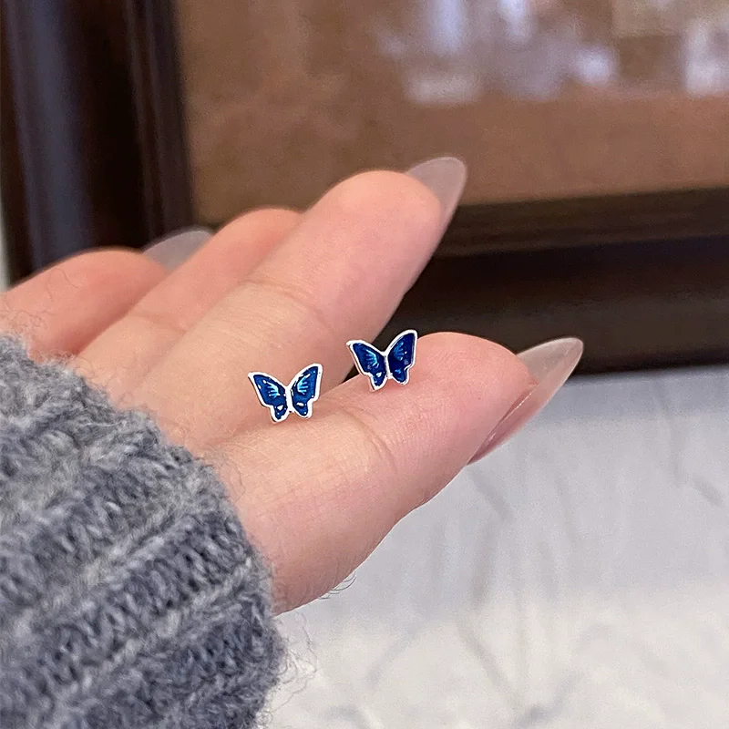 S925 sterling silver women's earrings blue enamel butterfly European and American popular fashion jewelry party accessories
S925 sterling silver women's earrings blue enamel butterfly European and American popular fashion jewelry party accessories