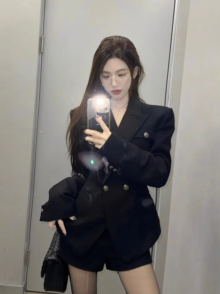 Korean Fashion Autumn New Women Two Piece Sets Elegant Black Slim Waist Blazer Coat + High Waist Mini Shorts Female Outfits
Korean Fashion Autumn New Women Two Piece Sets Elegant Black Slim Waist Blazer Coat + High Waist Mini Shorts Female Outfits