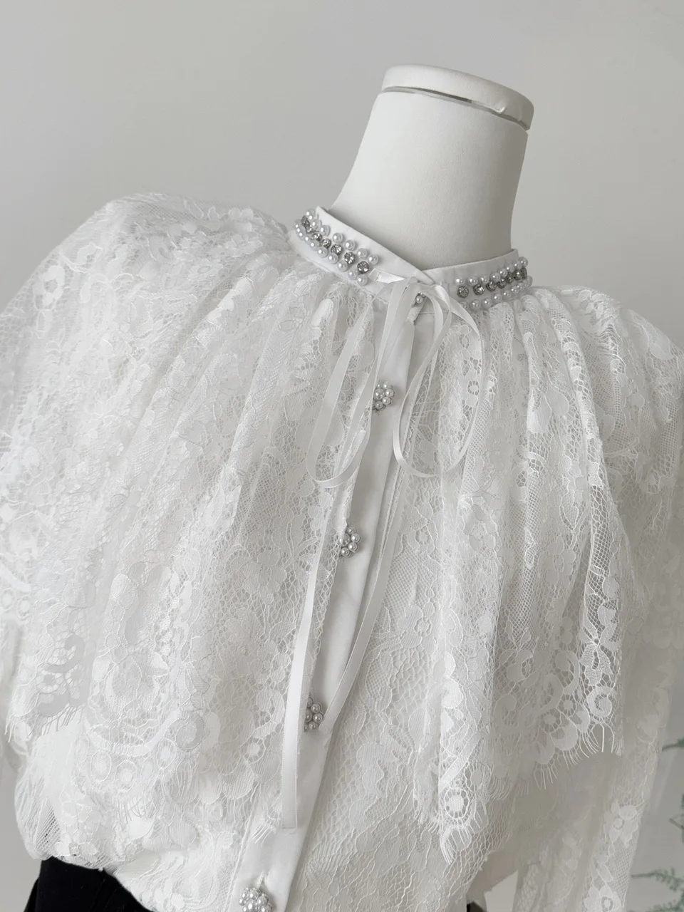 Ele Lace Cape irt Long Sve Женская модная женская накидка irt Дышащая приятная для кожи китайская круглая на пуговицах
Ele Lace Cape irt Long Sve Женская модная женская накидка irt Дышащая приятная для кожи китайская круглая на пуговицах