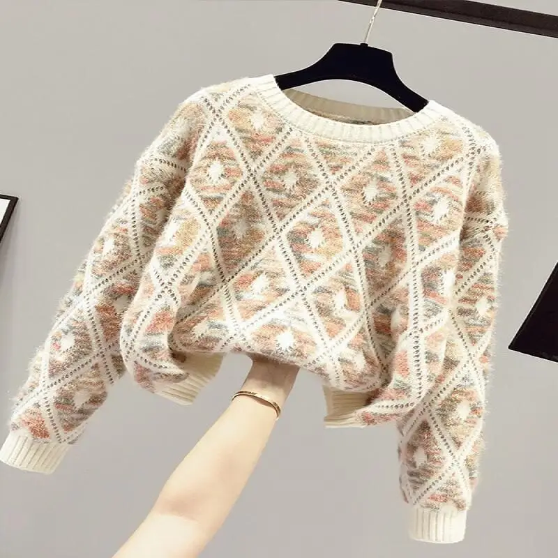 Short sweater for women 2024 new autumn and winter thickened low-neck loose outer knitted bottoming shirt tops
Short sweater for women 2024 new autumn and winter thickened low-neck loose outer knitted bottoming shirt tops