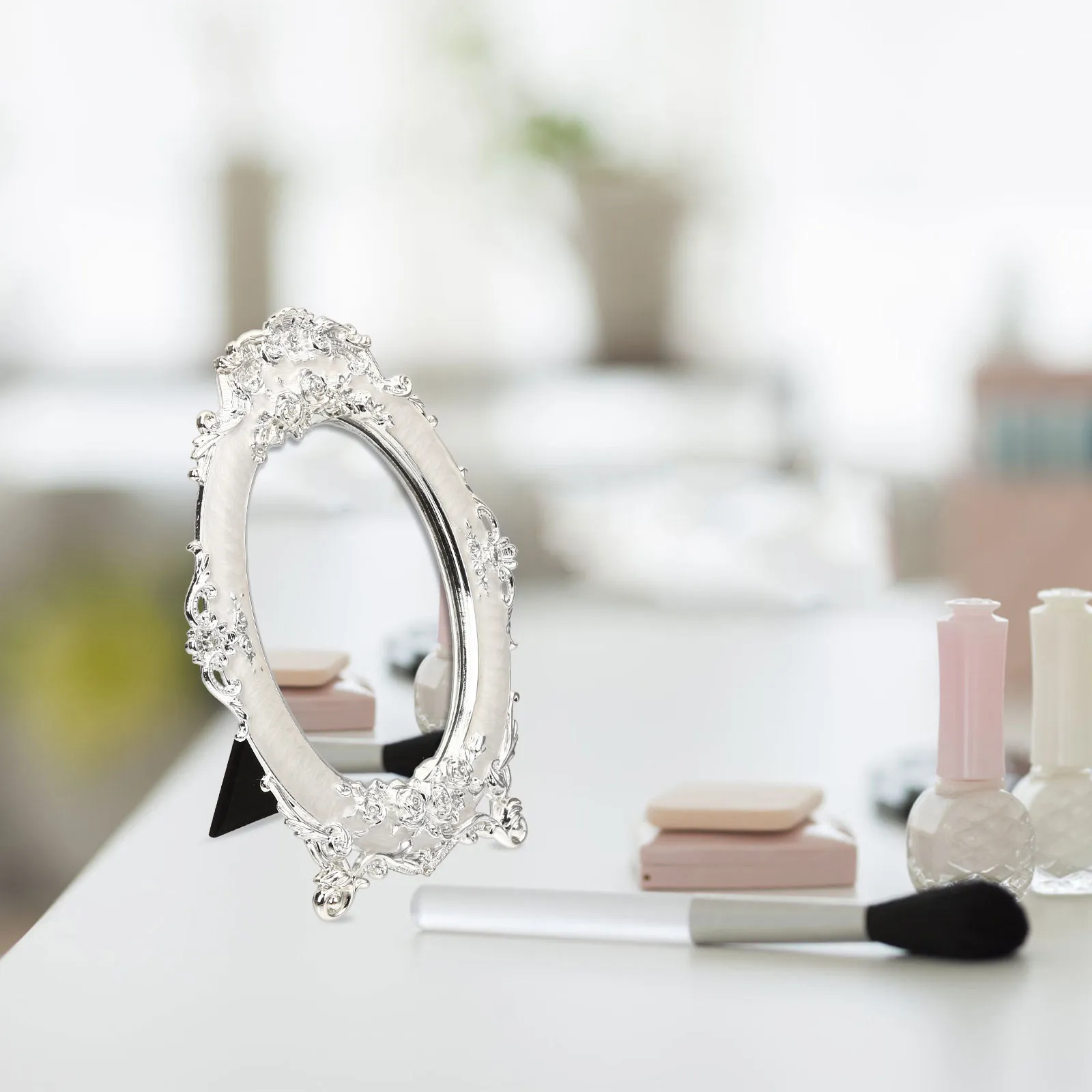 Metal Desktop Makeup Mirror Retro Table Mirror Single-Sided High Definition Clear Surface Home Makeup Supply
Metal Desktop Makeup Mirror Retro Table Mirror Single-Sided High Definition Clear Surface Home Makeup Supply