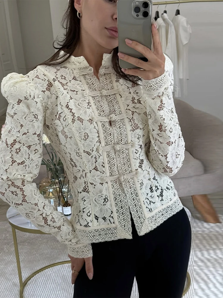 Retro Lace Embroidered Shirt Women 2025 Fashion Frog Hollow Shoulder Pad Slim White Shirts Female Sumemr Chic Street Tops
Retro Lace Embroidered Shirt Women 2025 Fashion Frog Hollow Shoulder Pad Slim White Shirts Female Sumemr Chic Street Tops