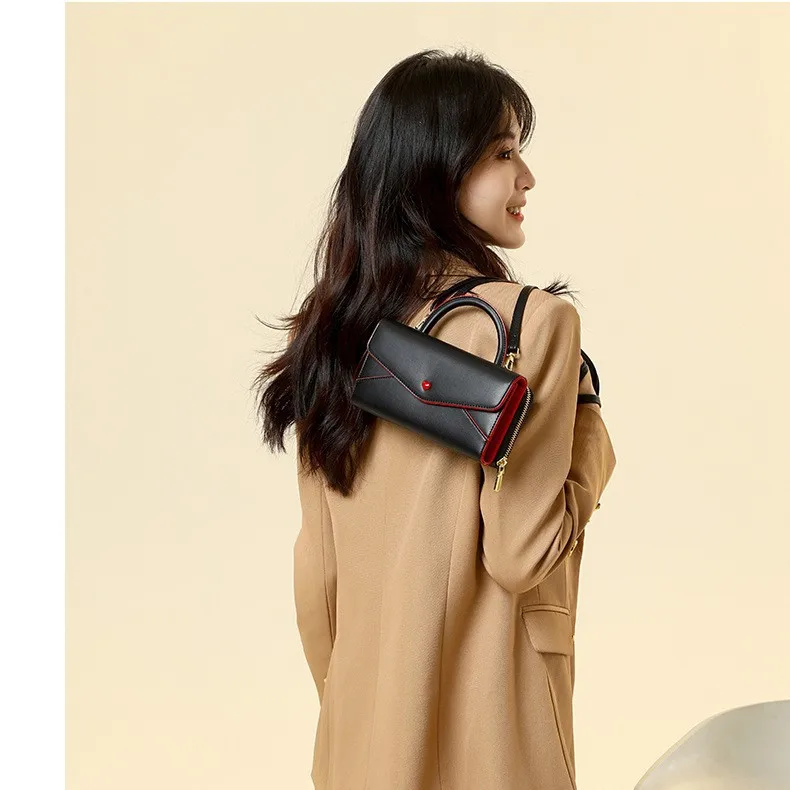 Small Niche High-End Fashion Versatile Pu Leather Mobile Phone Bag for Women Carrying Crossbody Wallet
Small Niche High-End Fashion Versatile Pu Leather Mobile Phone Bag for Women Carrying Crossbody Wallet