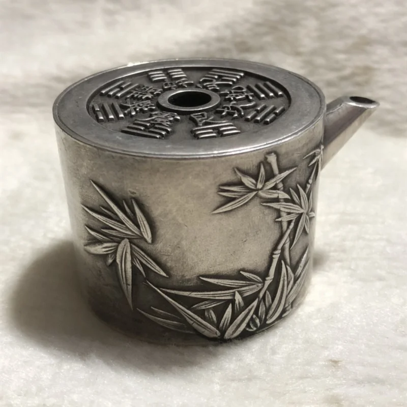 Wholesale Antique Old White Copper Calligraphy Materials Bamboo Embossed Mountain Ghost Spending Water Drop Cover Water Drop Pot
Wholesale Antique Old White Copper Calligraphy Materials Bamboo Embossed Mountain Ghost Spending Water Drop Cover Water Drop Pot