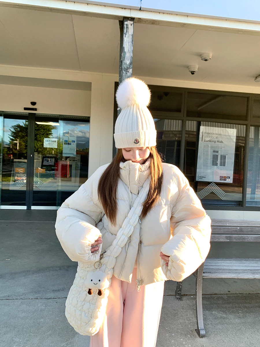 White Duck down Puffer Jacket Short Bread Style Casual Loose Fit Women's Winter Coat Warmth Ashy Snow New National Standard
White Duck down Puffer Jacket Short Bread Style Casual Loose Fit Women's Winter Coat Warmth Ashy Snow New National Standard