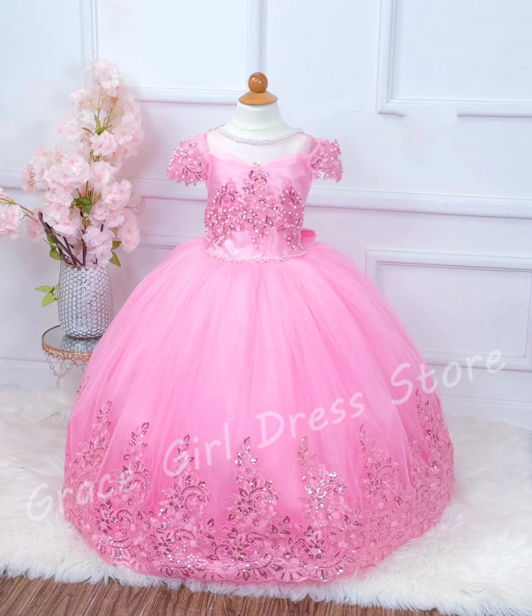 Розовое платье с цветочным узором для девочек по индивидуальному заказу на свадьбу, аппликации, блестки и бант, классическое платье принцессы для торжественного случая, дня рождения
Розовое платье с цветочным узором для девочек по индивидуальному заказу на свадьбу, аппликации, блестки и бант, классическое платье принцессы для торжественного случая, дня рождения