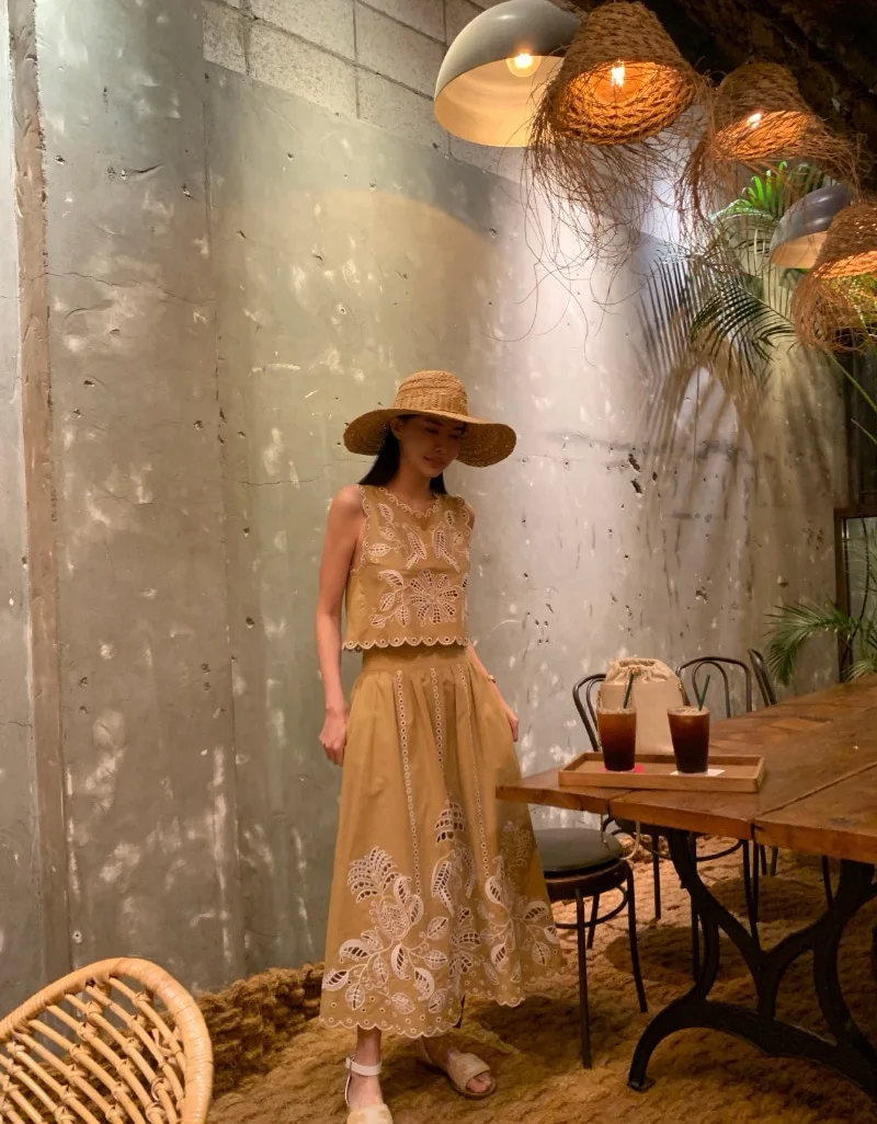 Fashionable Embroidered Hollow out Vest And Skirt Set Women's Summer 2026 New Arrival Elegant Two-Piece Suit round Neck Short...
Fashionable Embroidered Hollow out Vest And Skirt Set Women's Summer 2026 New Arrival Elegant Two-Piece Suit round Neck Short...
