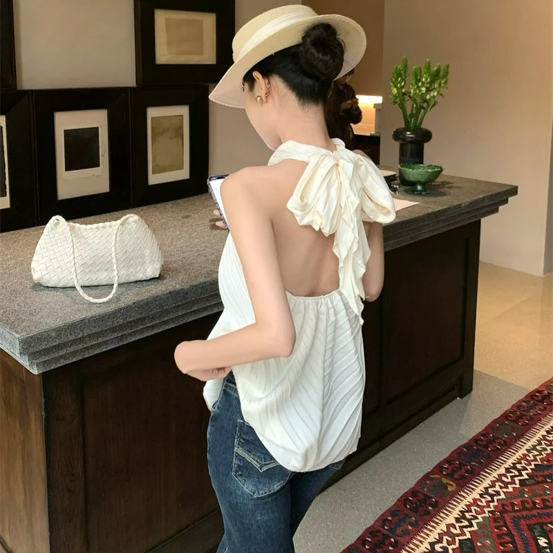 Heavy Industry Diamond-encrusted Pleated Satin Halter-neck Backless Top for Women Summer Loose Slimming Elegant Sleeveless Vest
Heavy Industry Diamond-encrusted Pleated Satin Halter-neck Backless Top for Women Summer Loose Slimming Elegant Sleeveless Vest