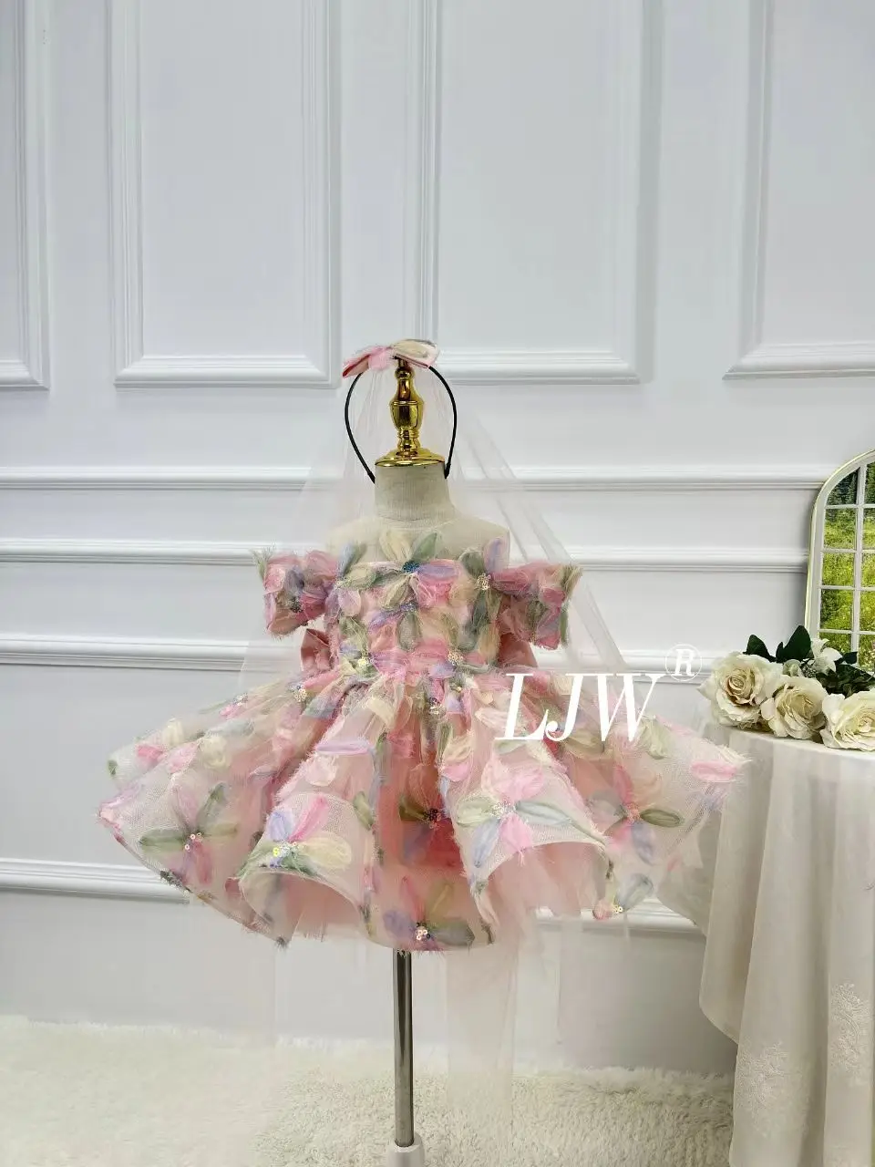 Elegant Off-Shoulder Pink Lace Flower Girl Dresses with Hairband for Children Kids birthday party high-end piano Pageant Evening
Elegant Off-Shoulder Pink Lace Flower Girl Dresses with Hairband for Children Kids birthday party high-end piano Pageant Evening