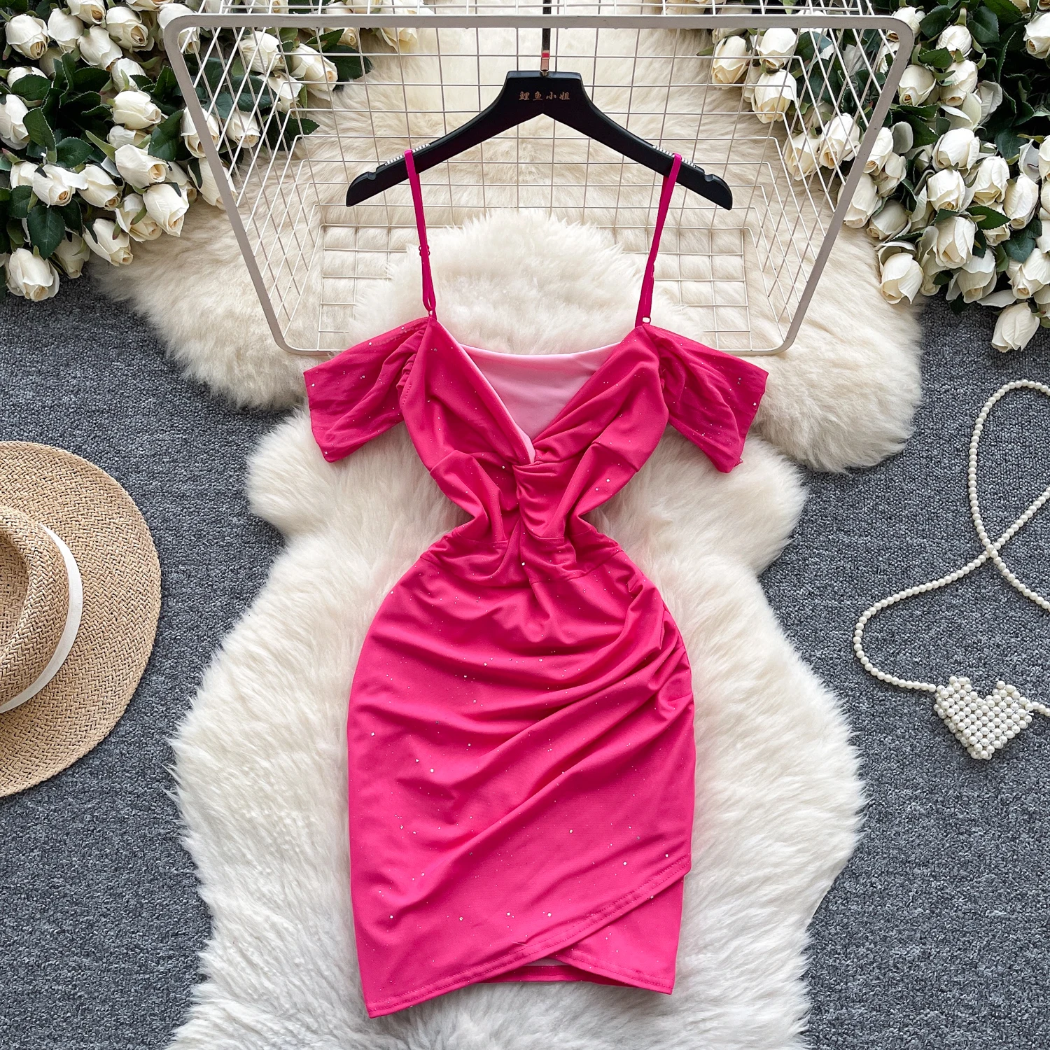 Sexy pleated off shoulder V-neck Retro pencil dress Chic Casual Beach Vacation Slip Dress Women Summer Vestidos
Sexy pleated off shoulder V-neck Retro pencil dress Chic Casual Beach Vacation Slip Dress Women Summer Vestidos