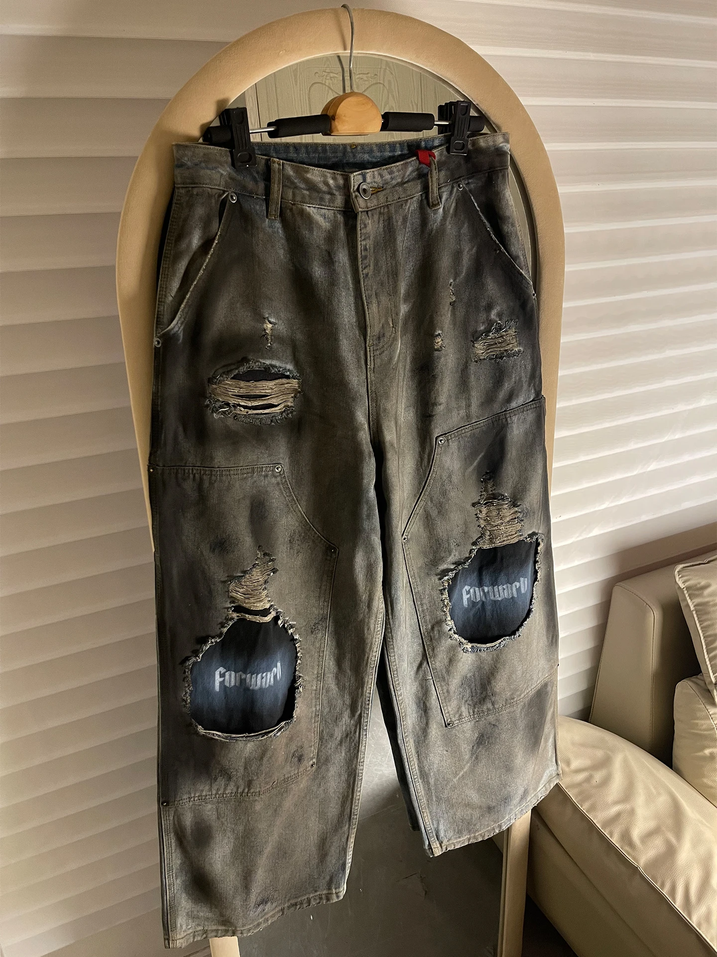 Parisian Sle Heavyweight Splatter Denim Jeans Men's Women's Loose Fit Vintage American Brand Hole Punching Long Trousers
Parisian Sle Heavyweight Splatter Denim Jeans Men's Women's Loose Fit Vintage American Brand Hole Punching Long Trousers