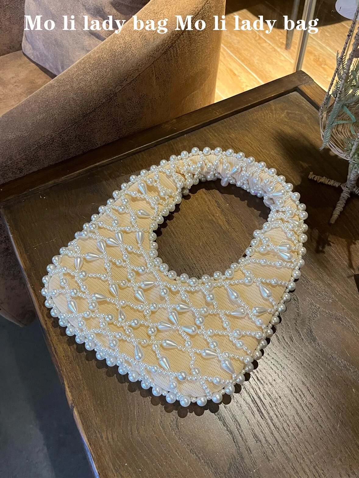 2024 Handmade Beaded French Bread Bag Evening Gown Underarm Bag Women's Bag Retro Fairy Feel Triangular Bag Casual Scene
2024 Handmade Beaded French Bread Bag Evening Gown Underarm Bag Women's Bag Retro Fairy Feel Triangular Bag Casual Scene