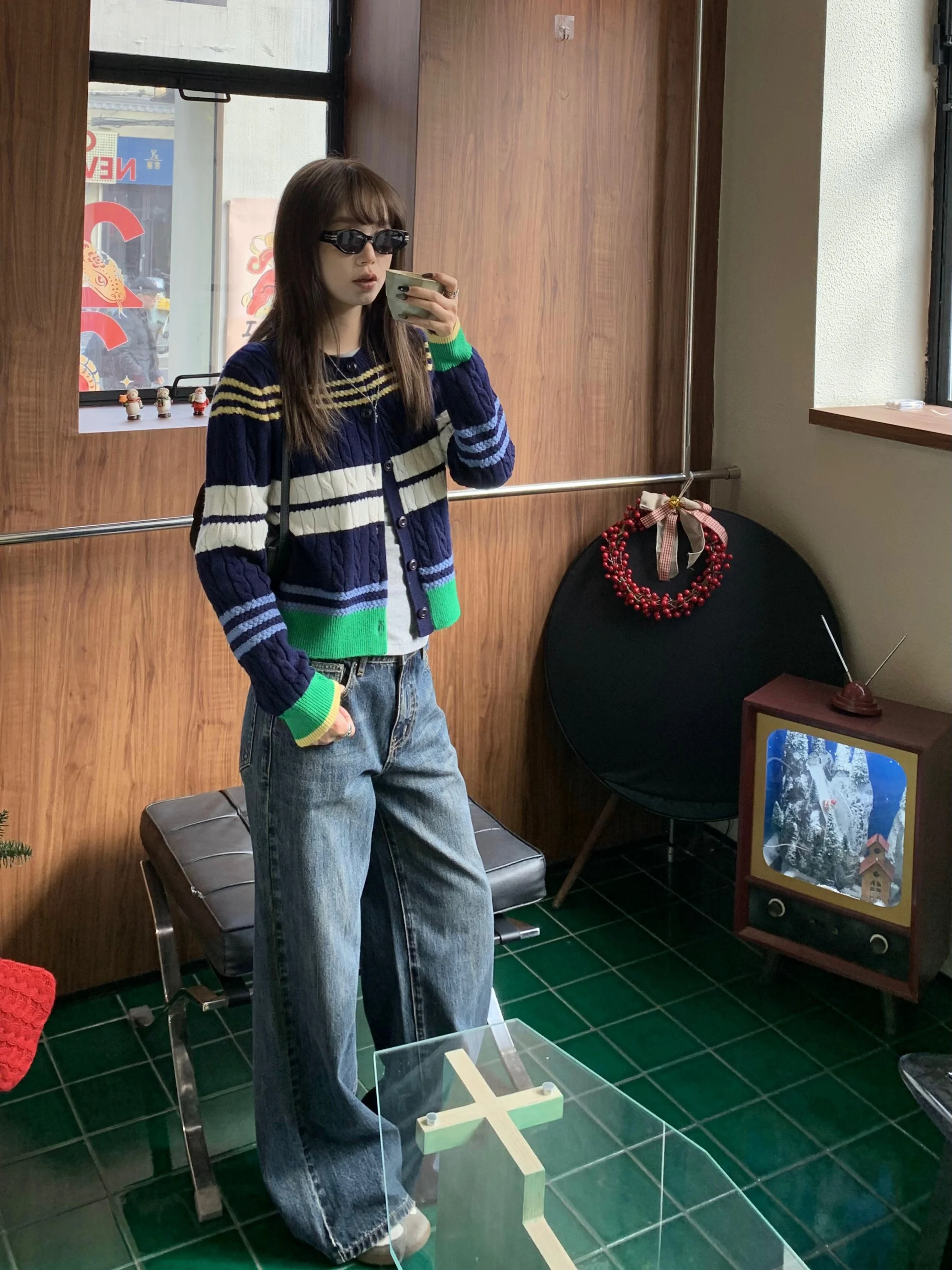 Широкие синие джинсовые брюки с низкой талией, женские весенние прямые свободные длинные брюки D YANGJUN, модный винтажный бренд
Широкие синие джинсовые брюки с низкой талией, женские весенние прямые свободные длинные брюки D YANGJUN, модный винтажный бренд