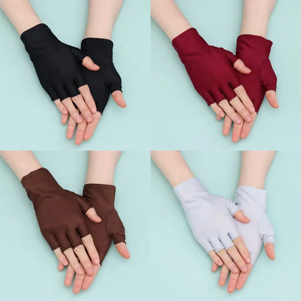 Men/Women Breathable Short Summer Mittens Sports/Driving/Biking Sun Protection Half Finger Gloves
Men/Women Breathable Short Summer Mittens Sports/Driving/Biking Sun Protection Half Finger Gloves